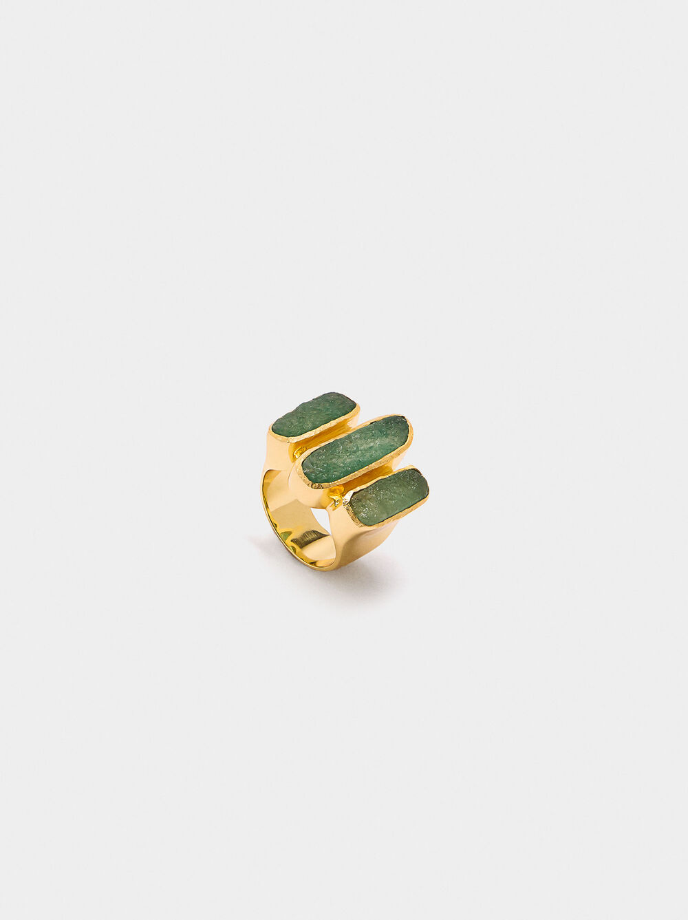 Ring with stone bars