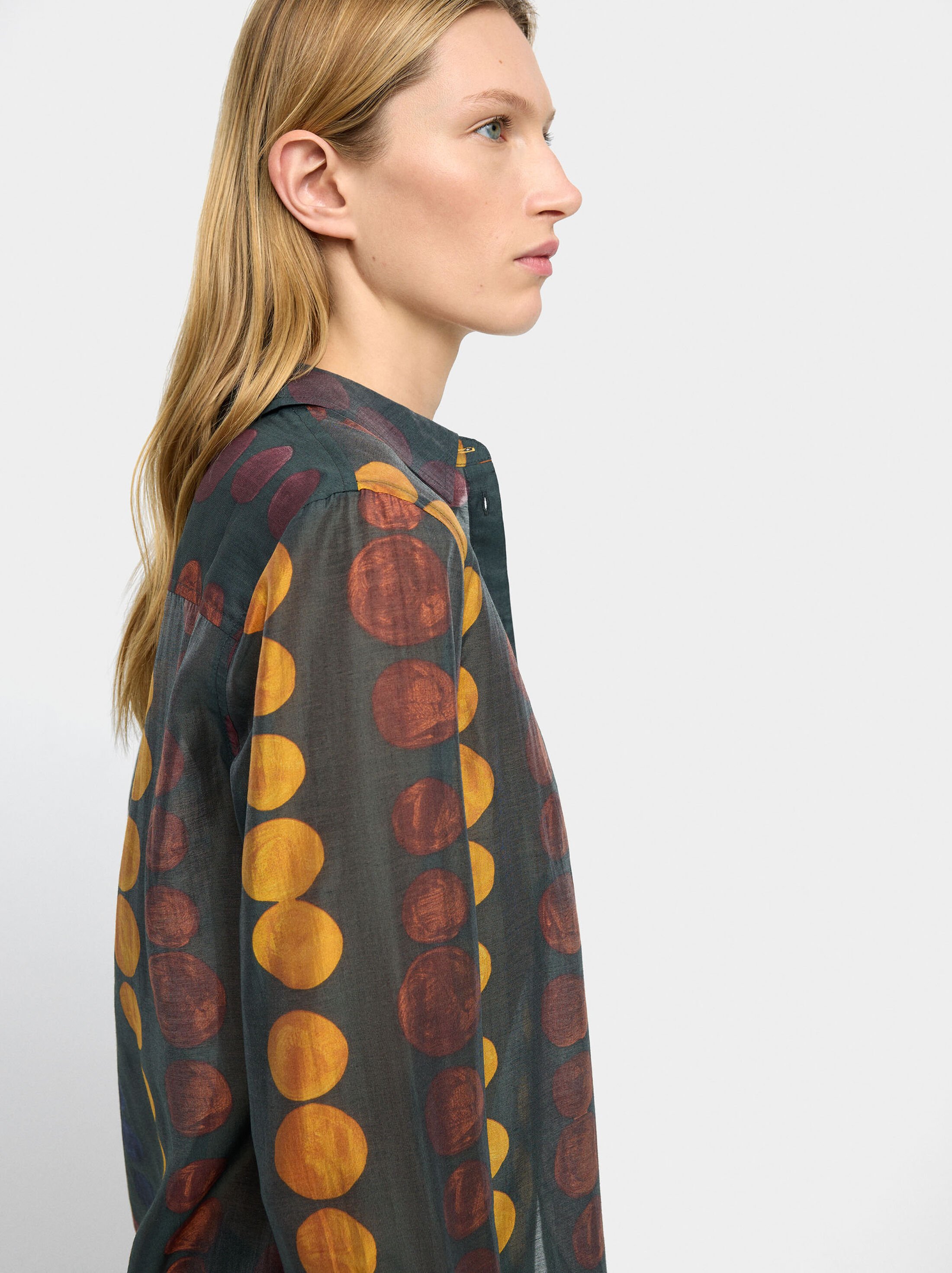 Camisa estampada semitransparente image number 2.0