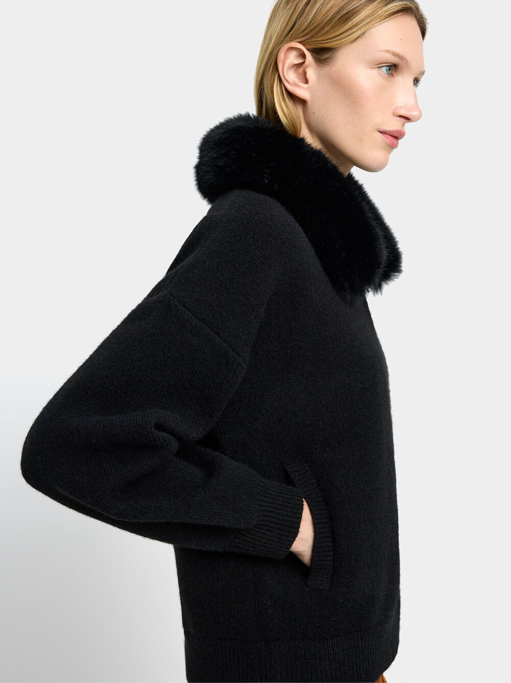 Strickjacke aus Strick mit Kragen in Felloptik