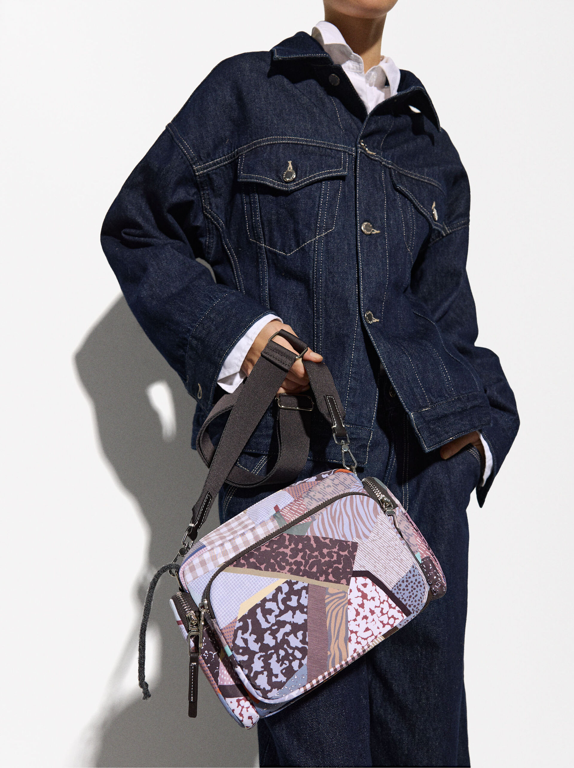 Printed nylon crossbody bag image number 4.0