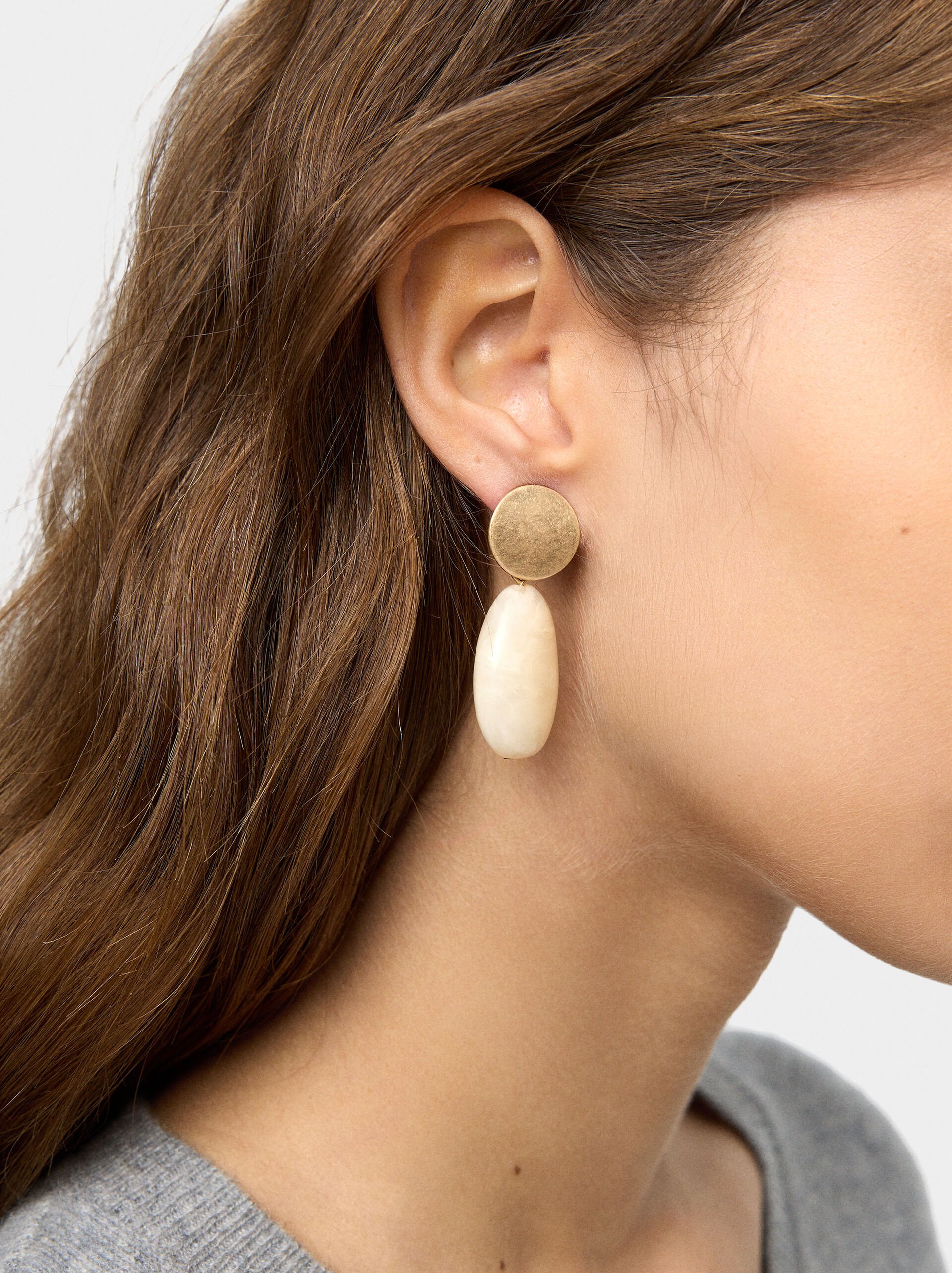 Verlängerte Ohrringe mit Stein-Effekt image number 1.0