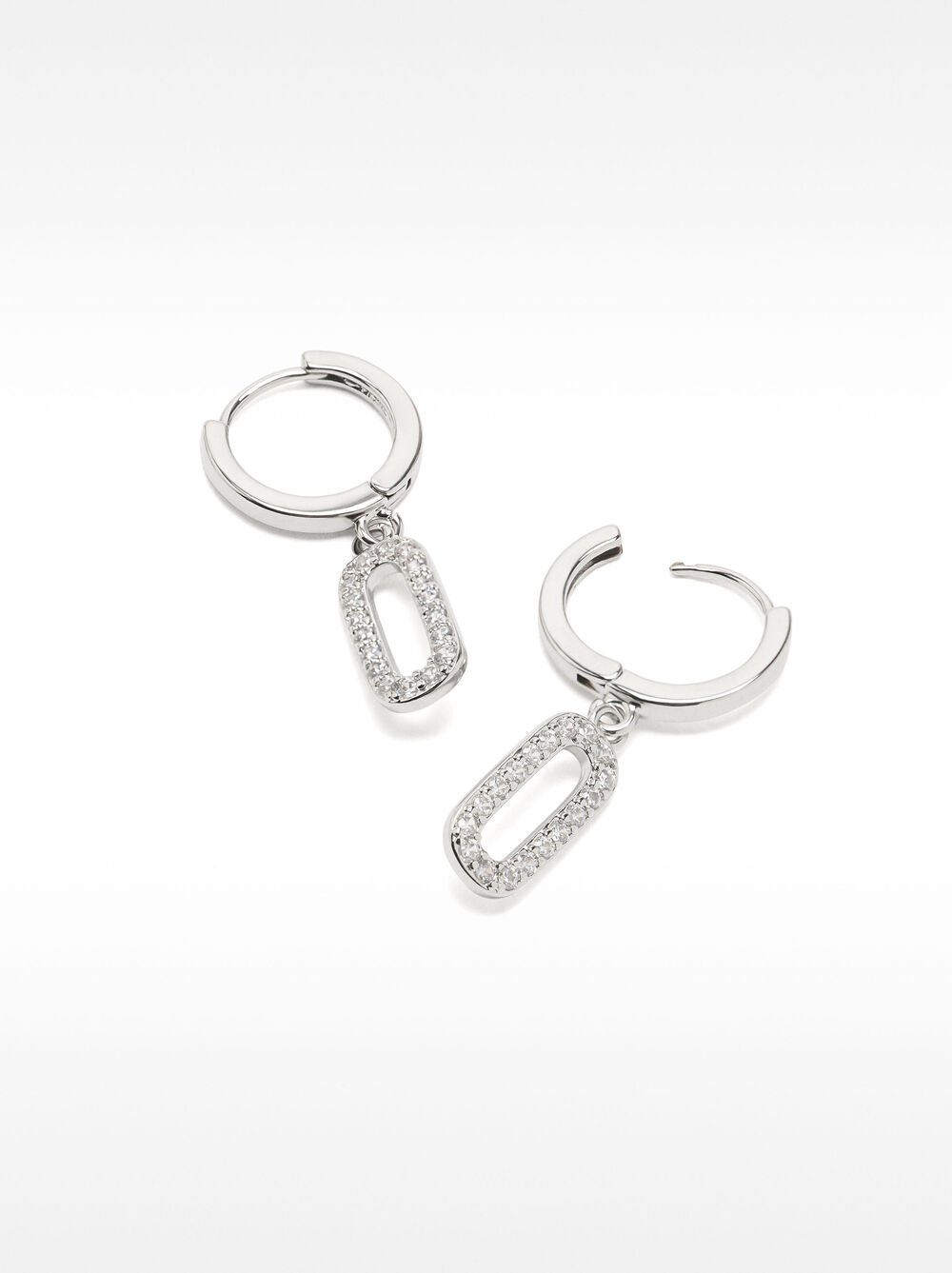 Hoop earrings with zirconia