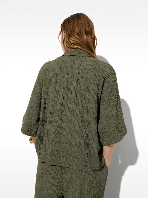 Flowy shirt with a crinkled effect