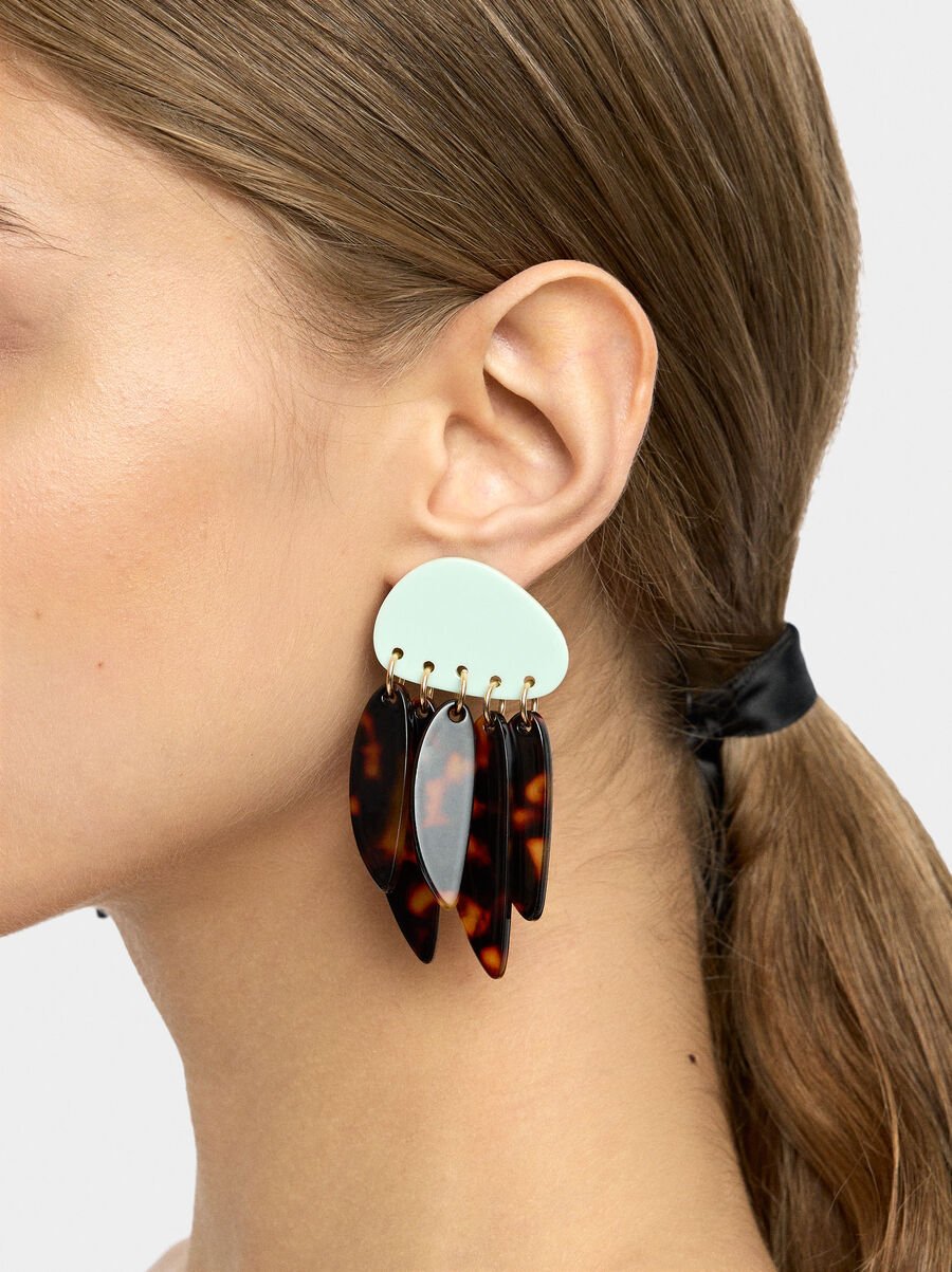 Long earrings with resin