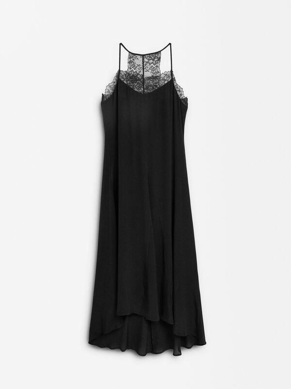 Langes Kleid mit Trägern und Spitze