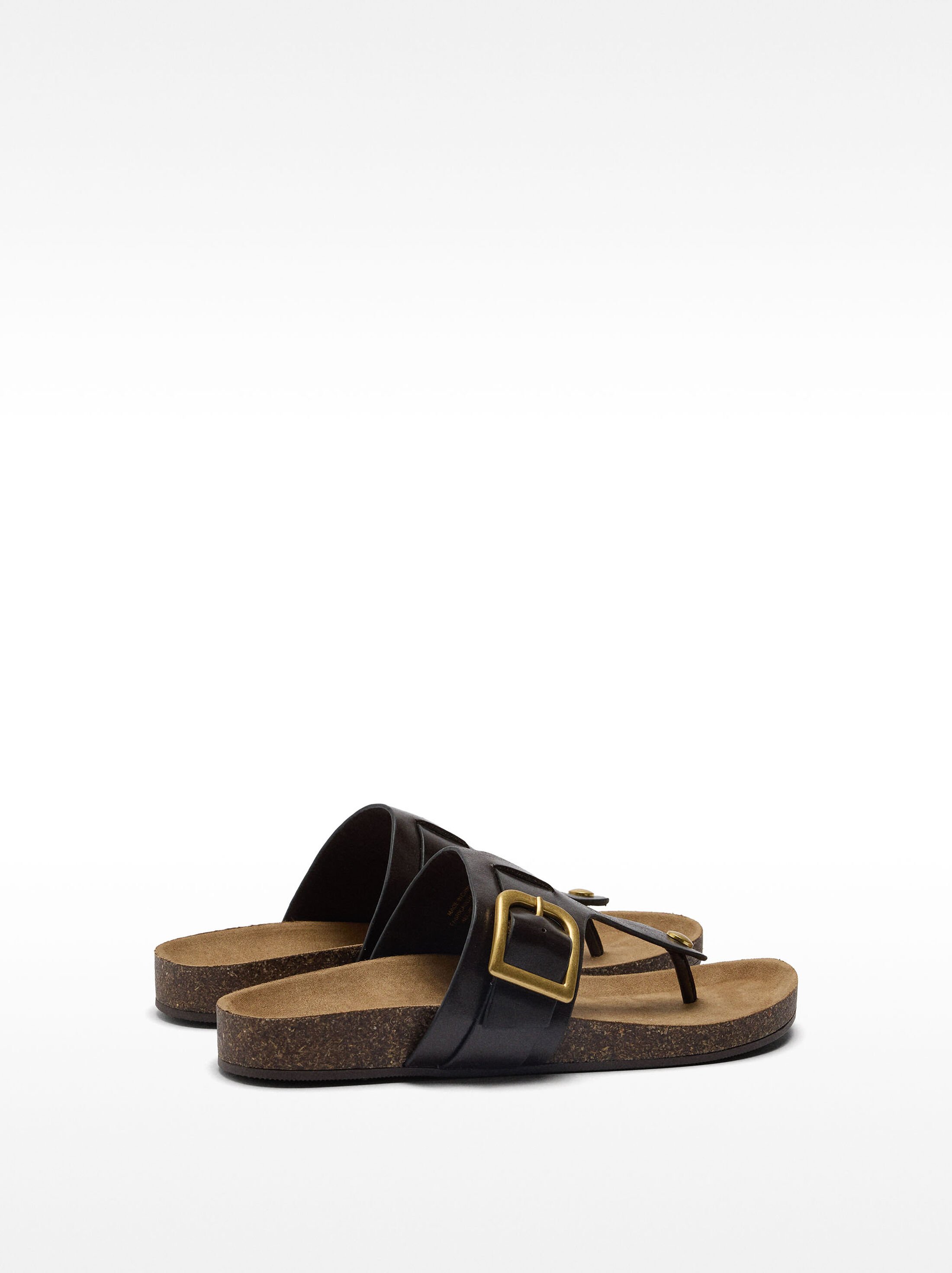 Flat leather sandals with buckle image number 4.0