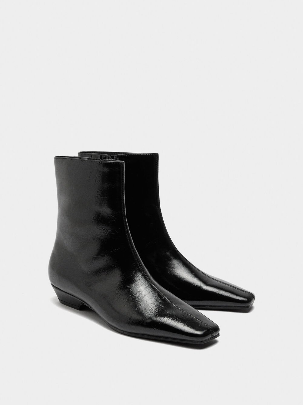 Botines con pespuntes tacón bajo