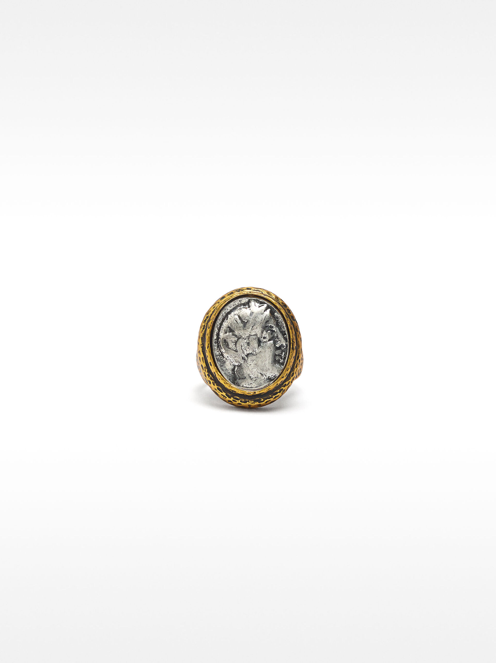 Two-tone signet ring with aged effect image number 0.0