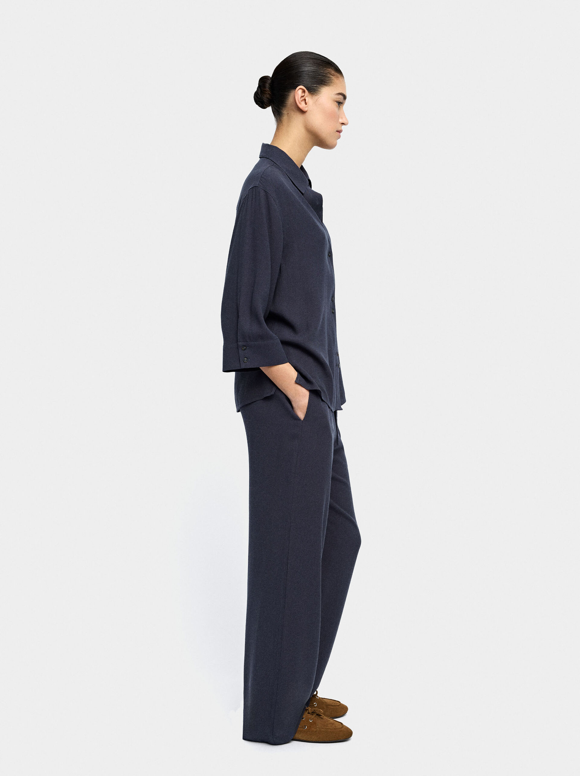 Trousers of lyocell with elastic waist image number 2.0