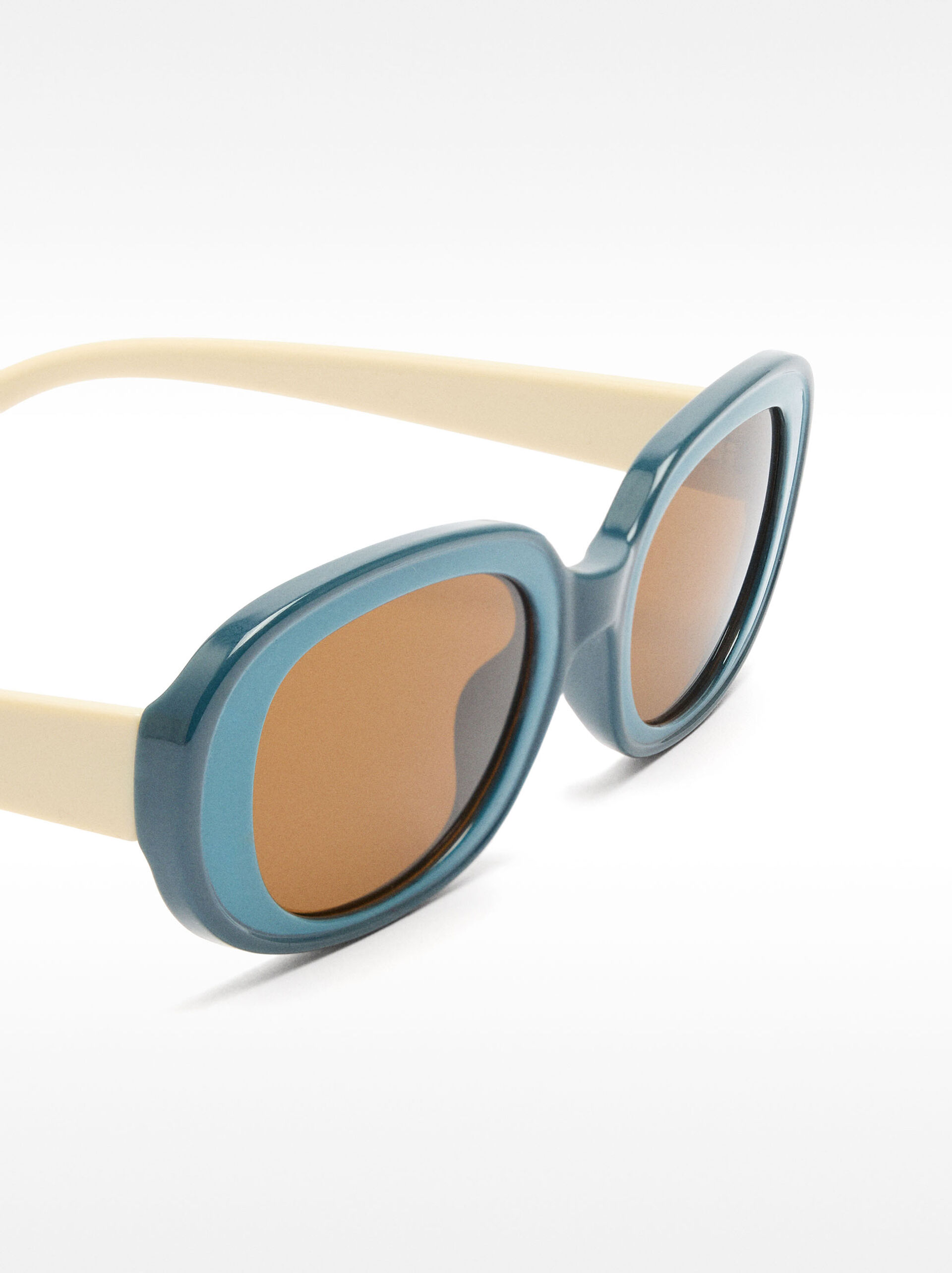 Square sunglasses image number 1.0