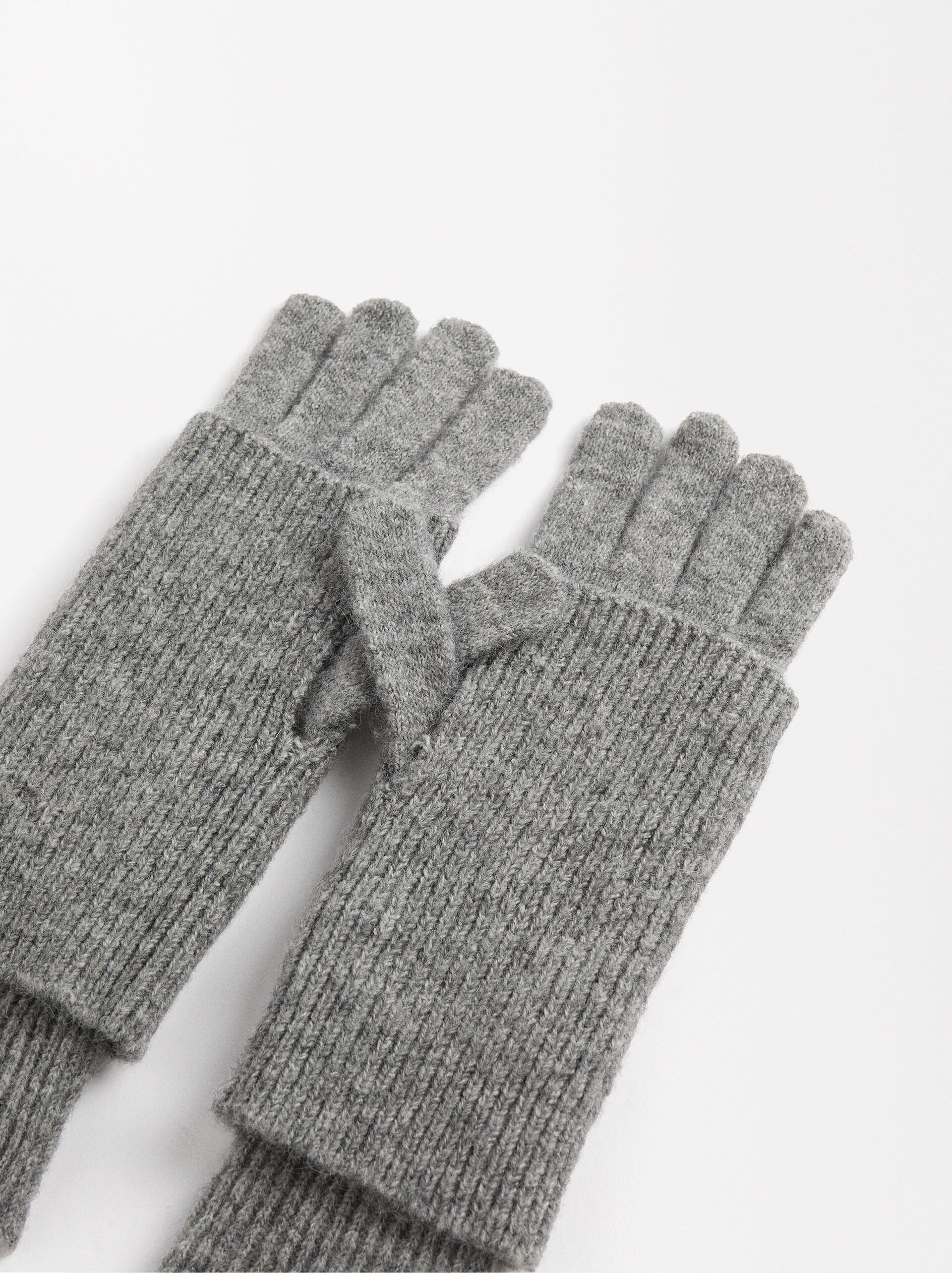 Knitted gloves with wool image number 2.0