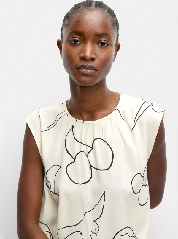 Sleeveless printed top