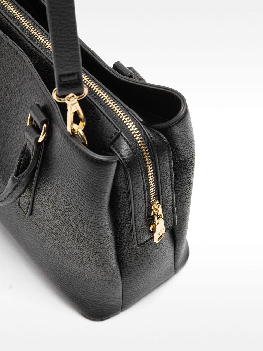 Tote bag with texture