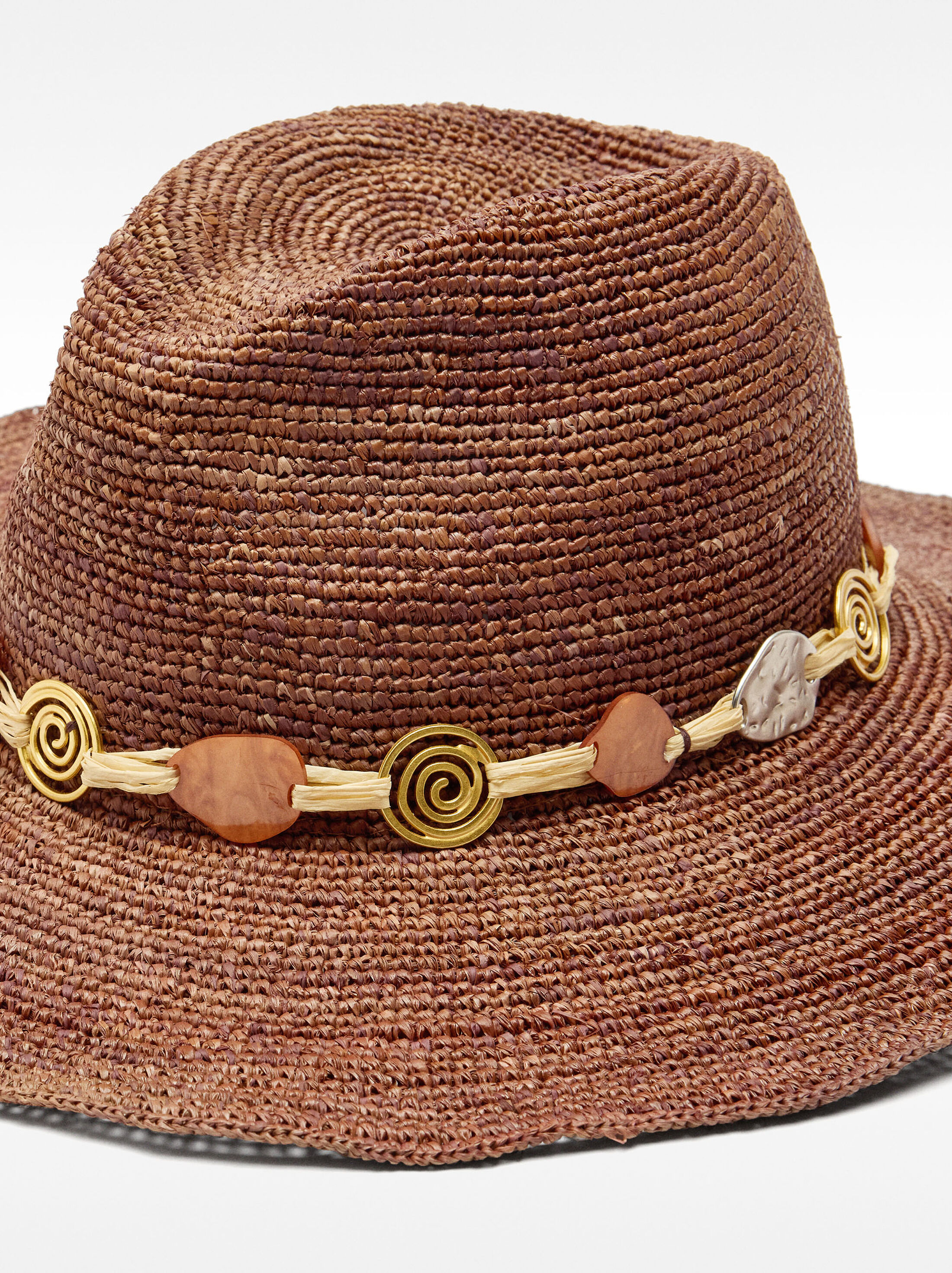 Straw hat with decorative ribbon image number 1.0