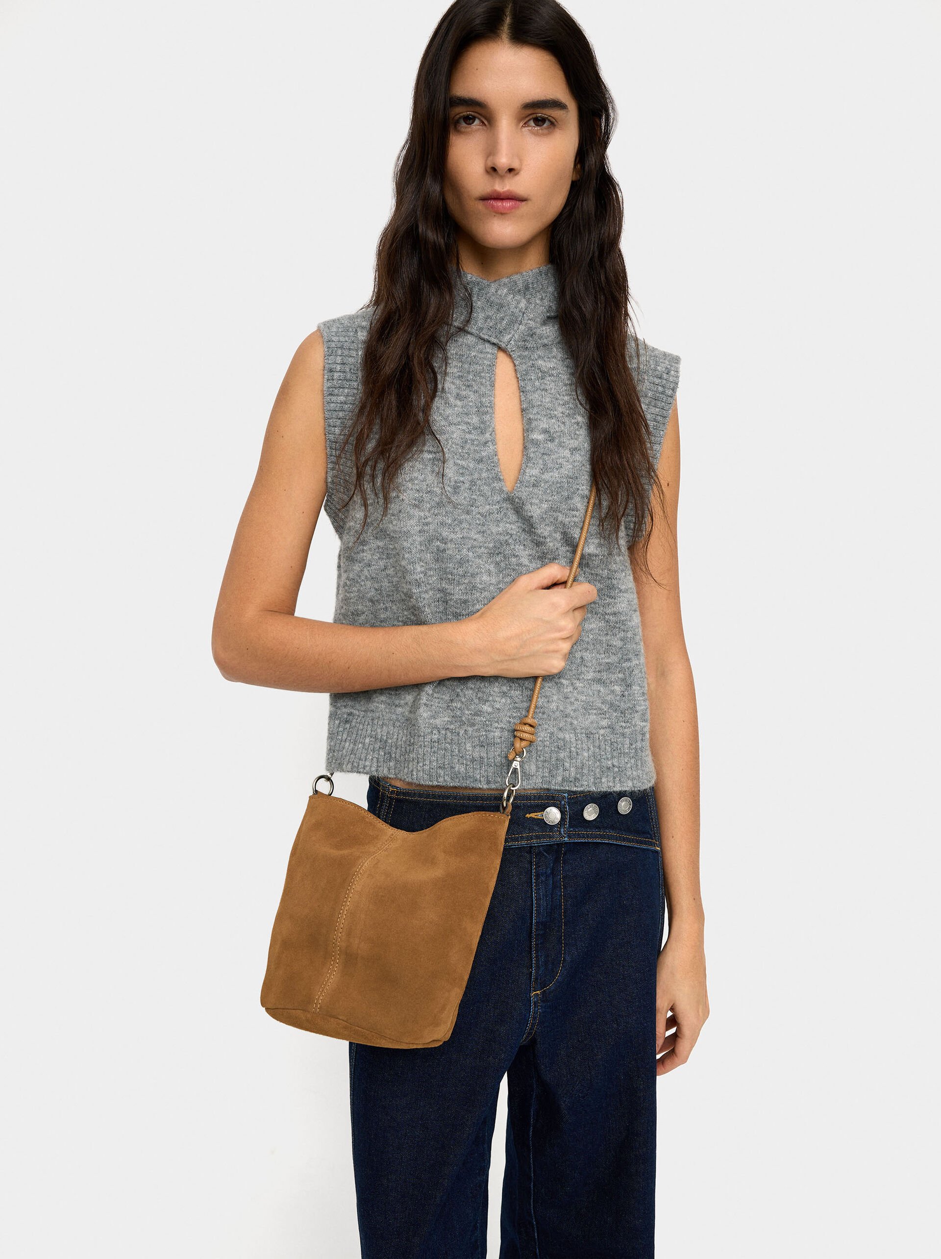 Leather bucket bag with crossbody strap image number 0.0