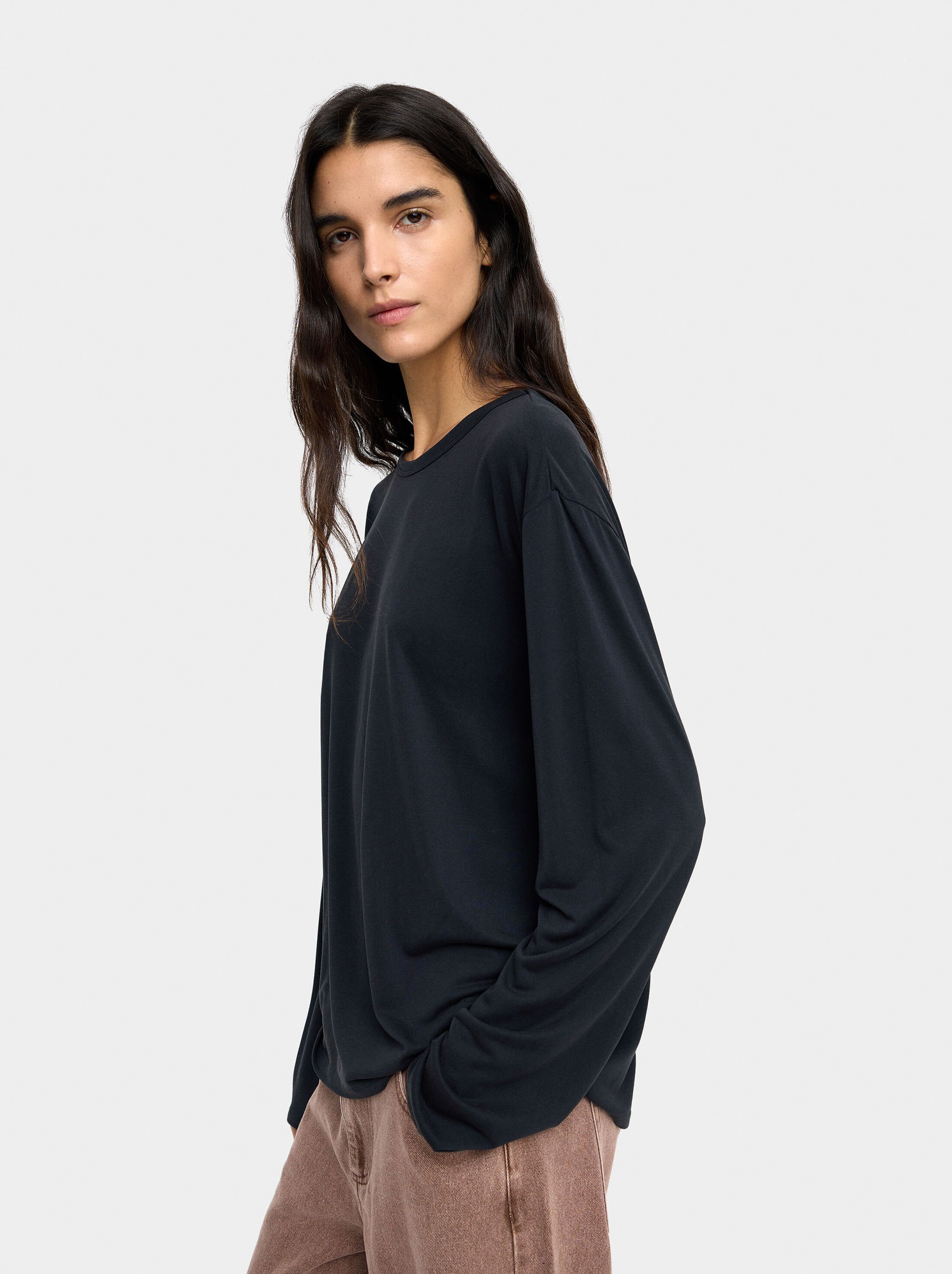 Samarreta llisa de màniga llarga image number 2.0