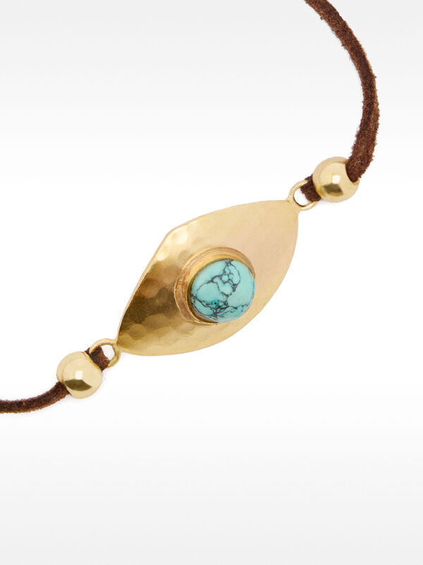 Leather bracelet with oval detail and stone