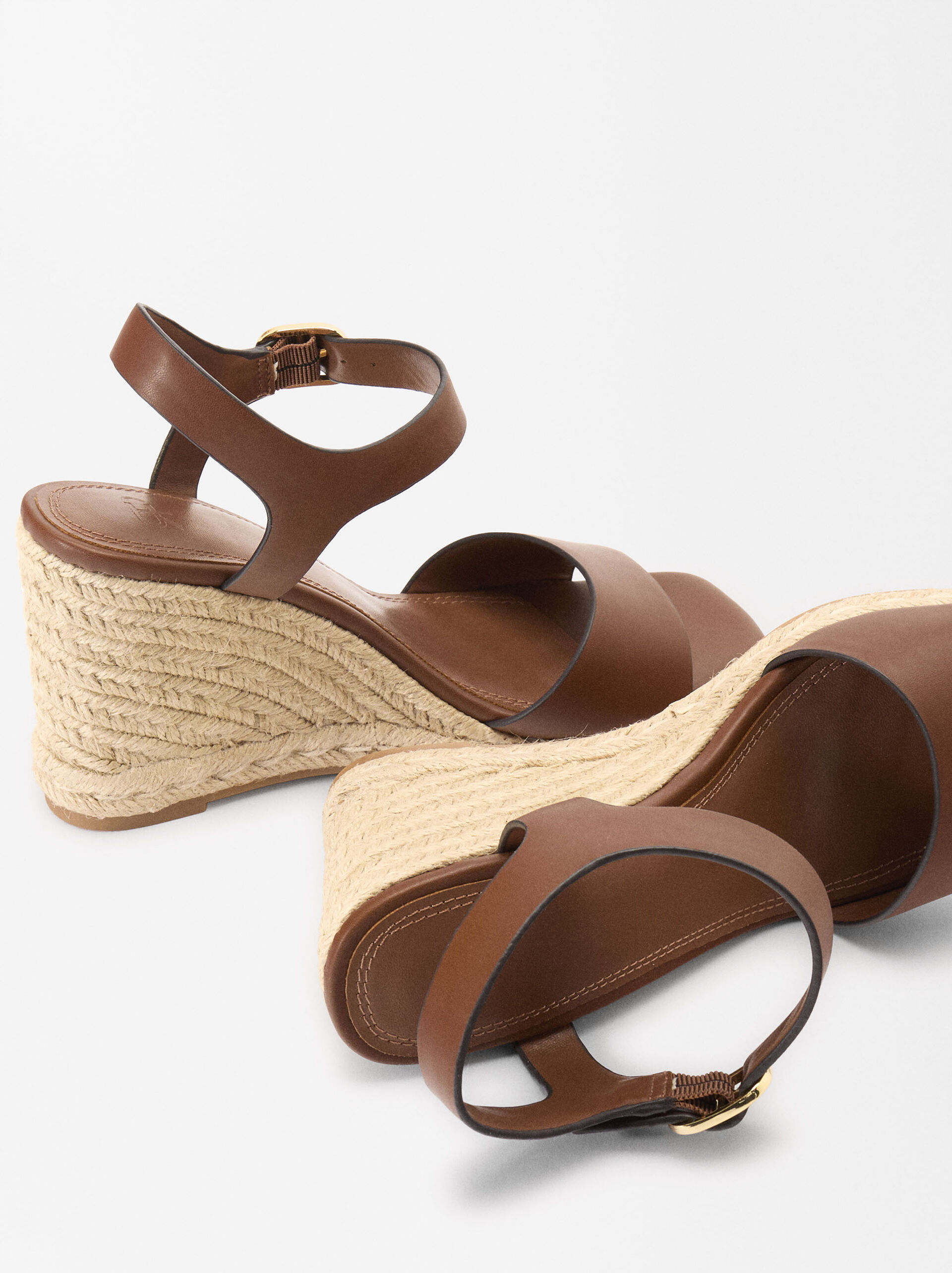 Wedge Sandal With Buckle image number 4.0