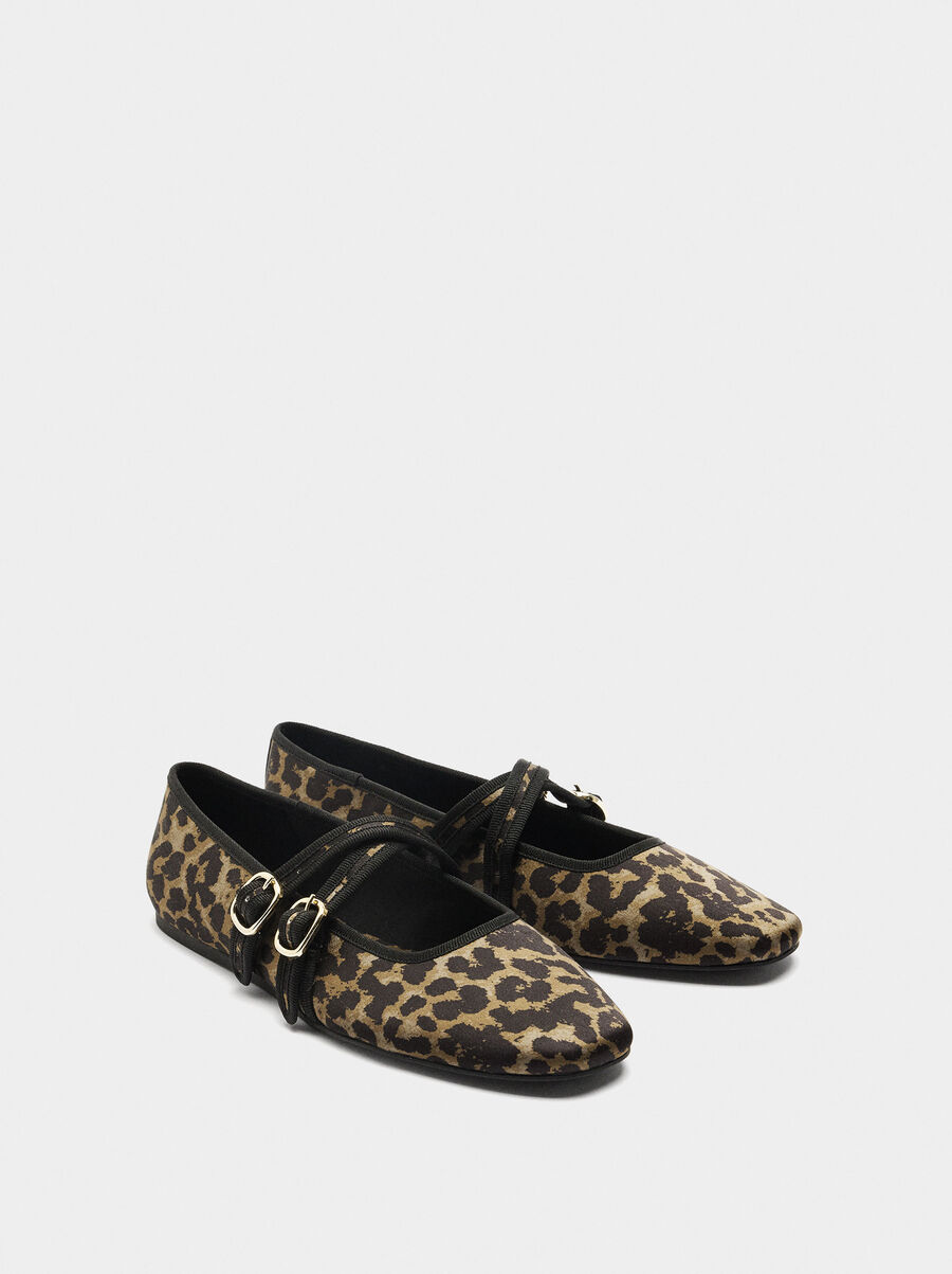 Ballet flats with animal printed fabric