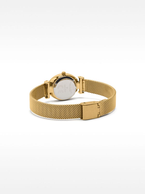 Oval watch with stainless steel mesh