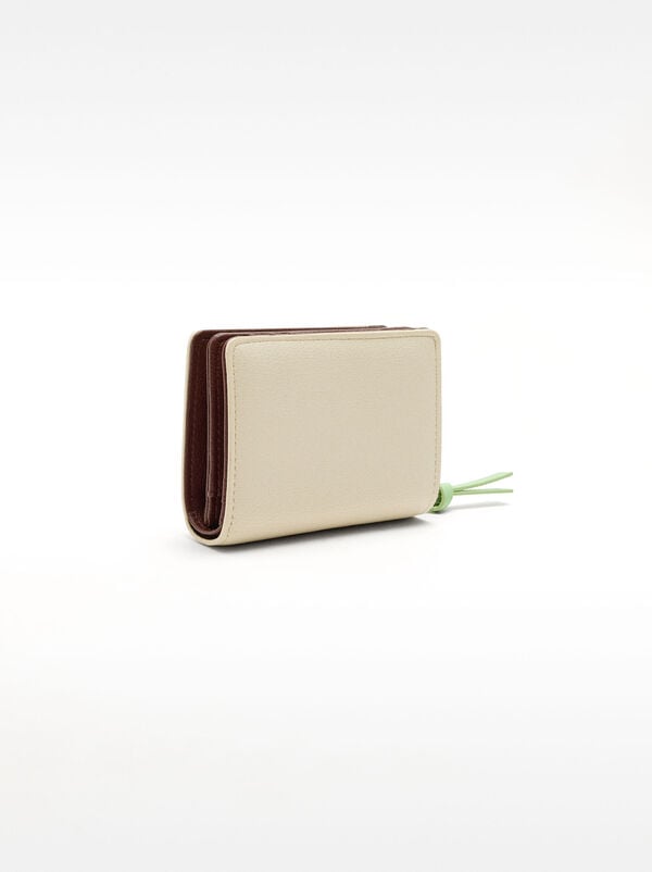 Wallet with textured contrasting colors