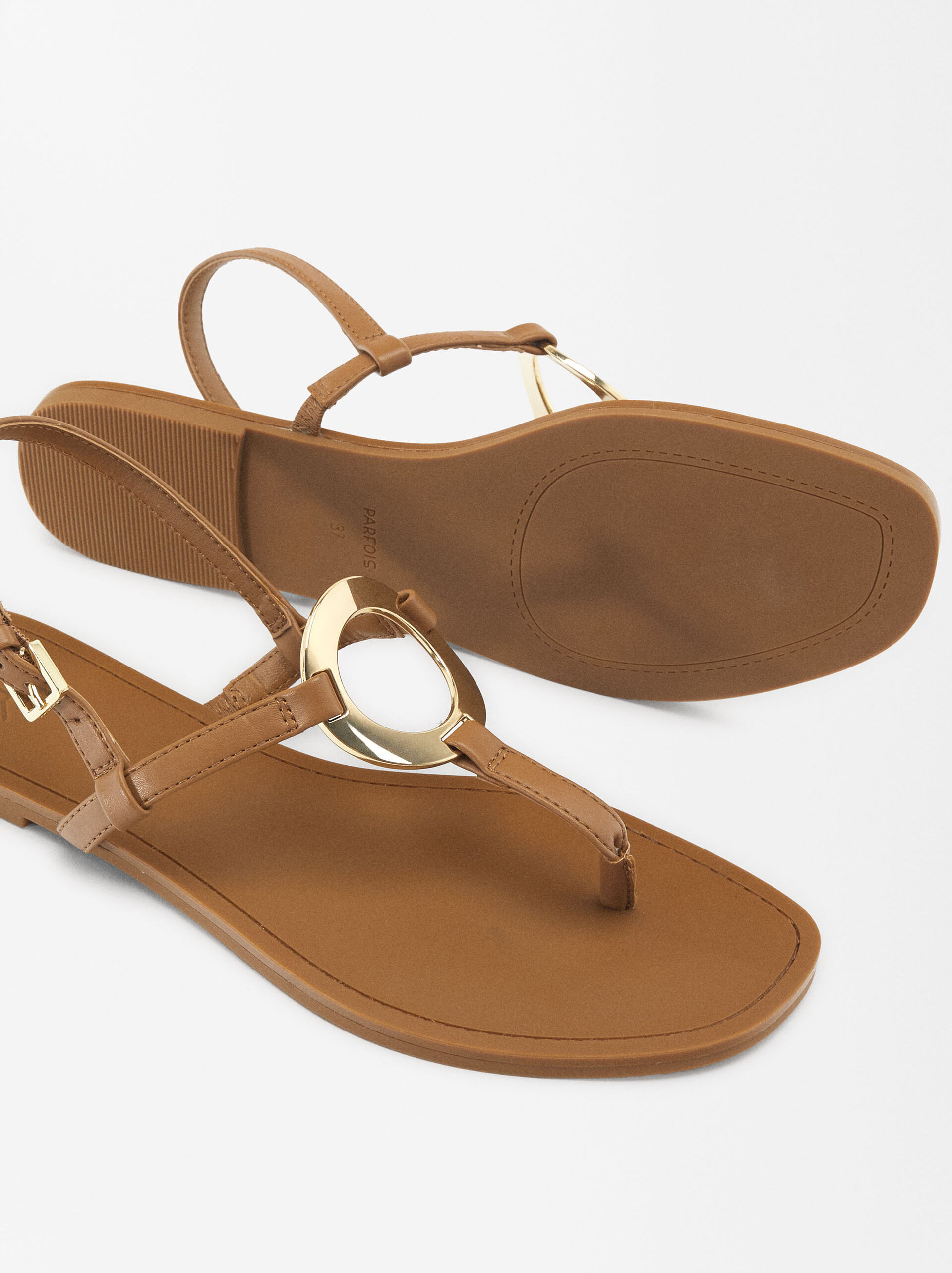 Flat Sandals With Metallic Detail image number 4.0