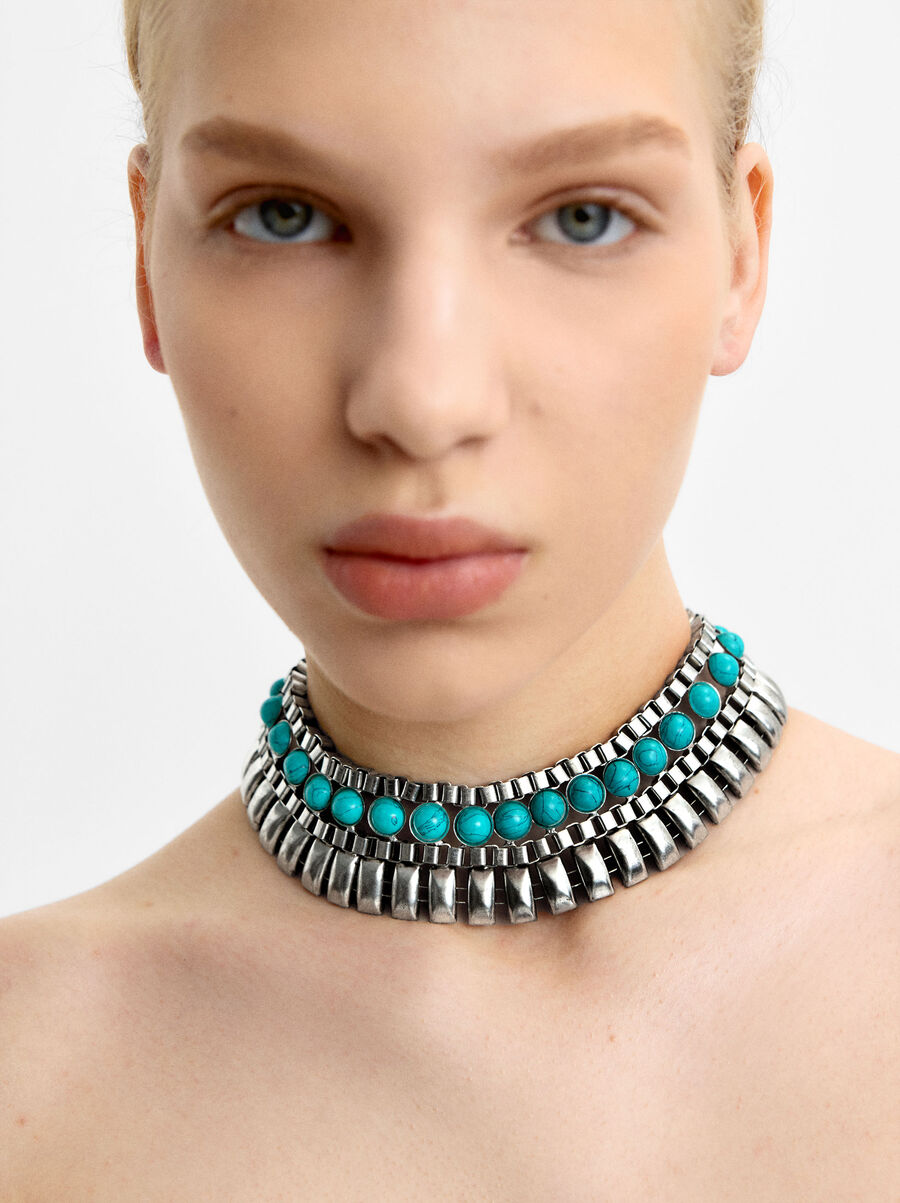 Wide choker with stones