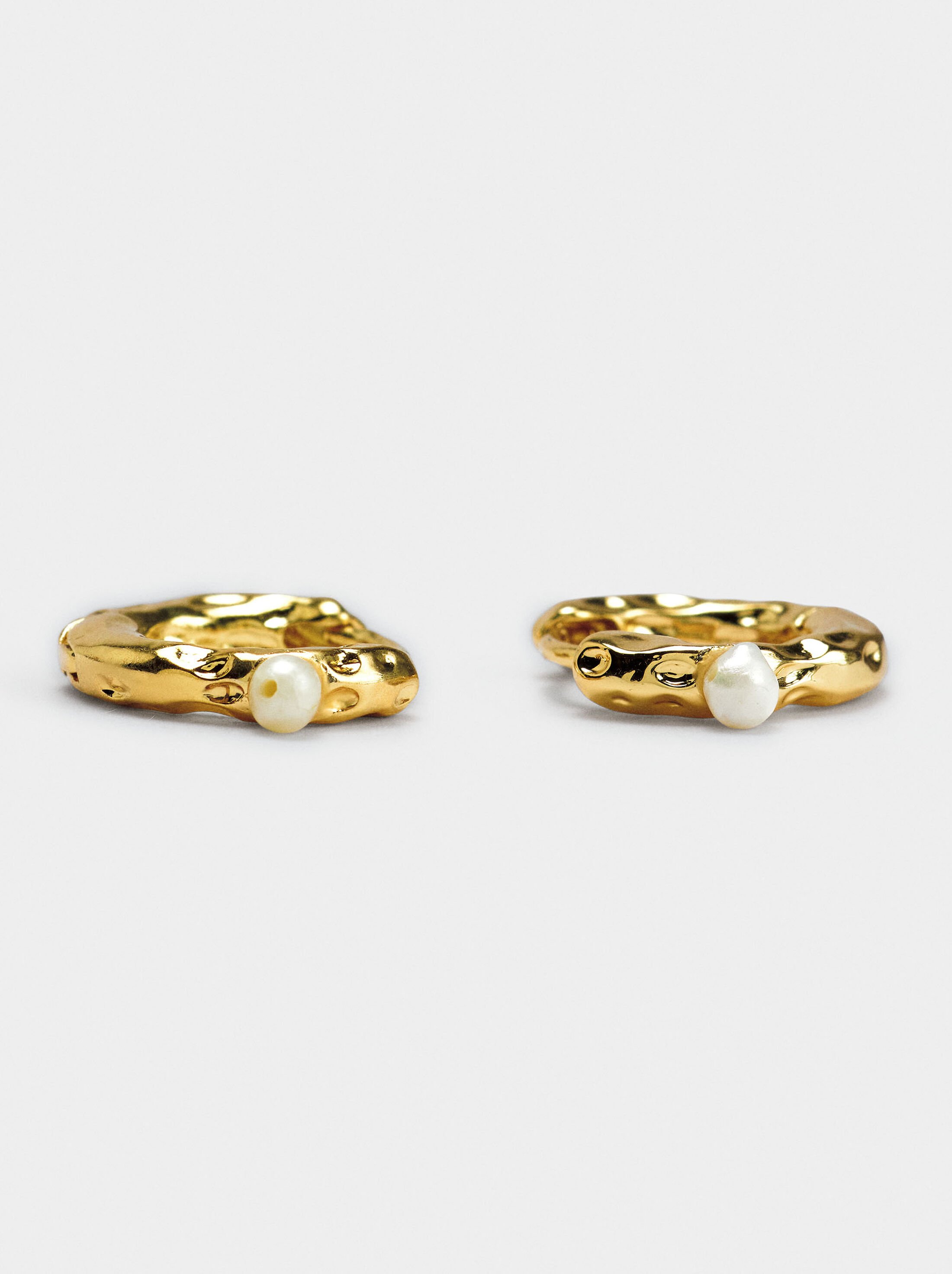 Irregular hoop earrings with freshwater pearl image number 1.0