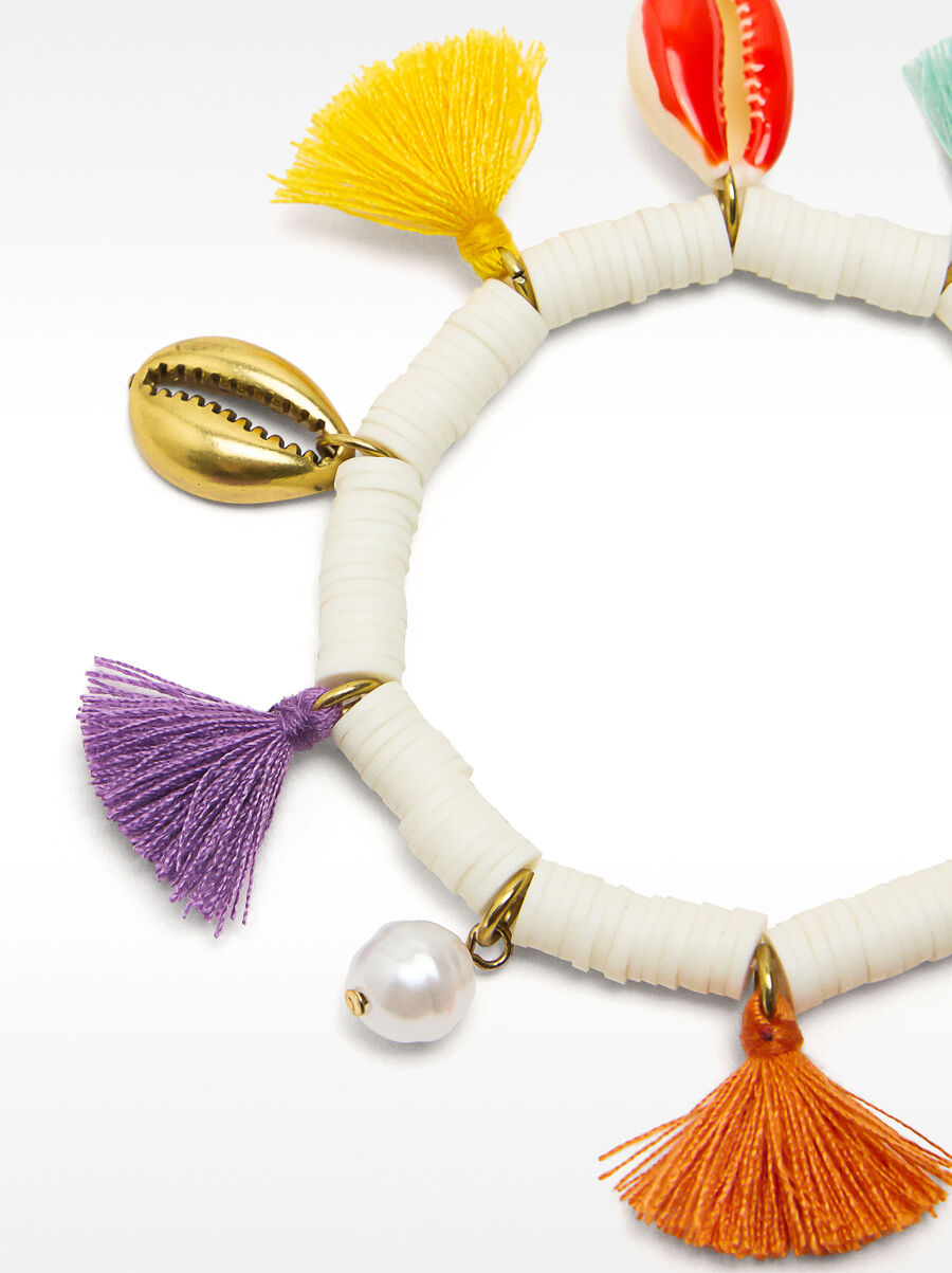 Pulsera con conchas y borlas multicolor