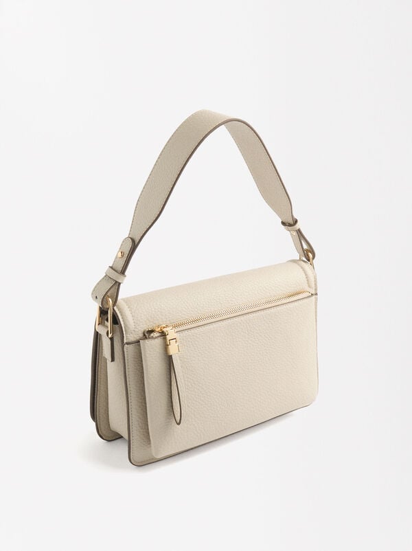 Shoulder bag with flap closure