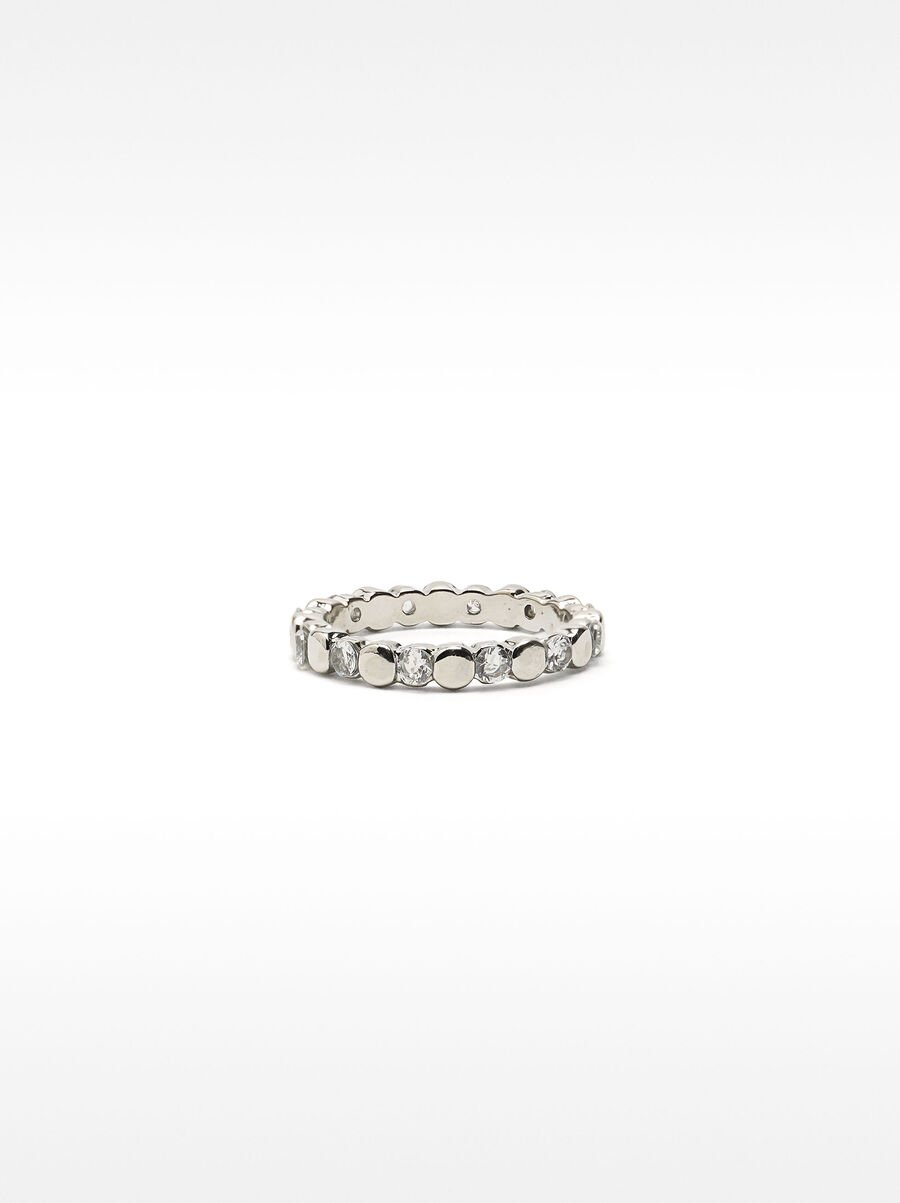 Anillo de círculos con circonitas