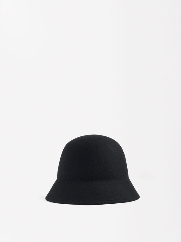 Wool bucket hat