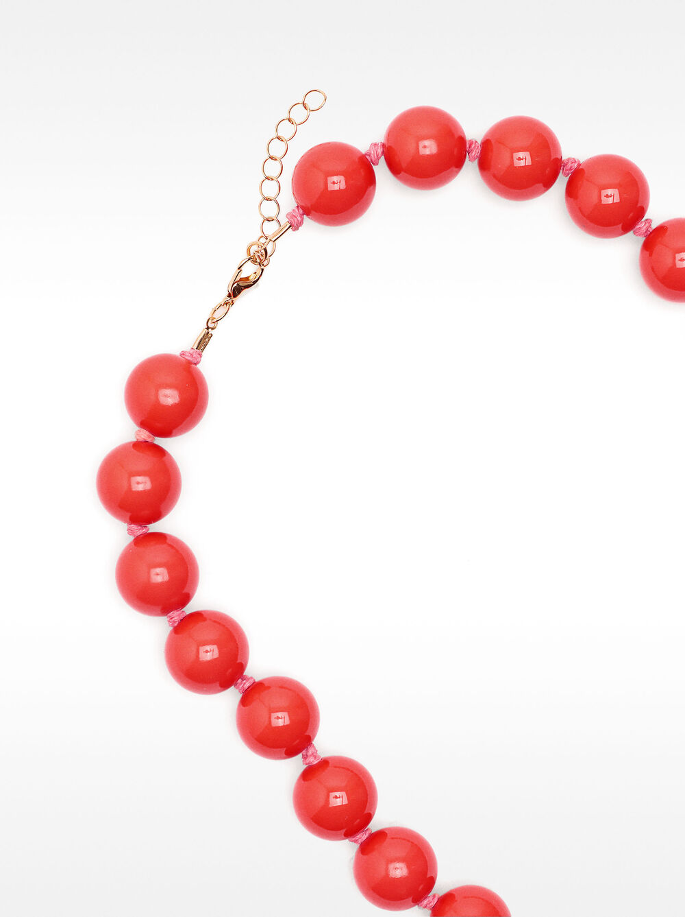 Single-color bead necklace