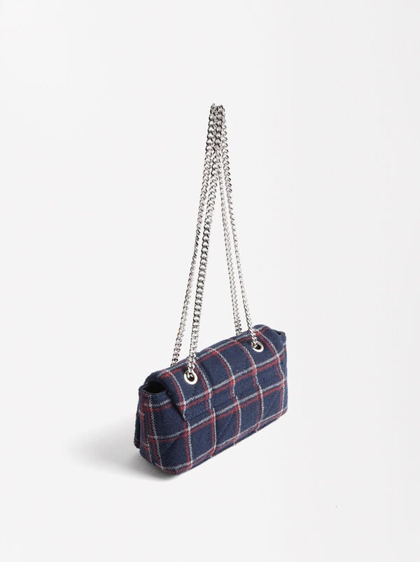 Shoulder bag with a checkered print