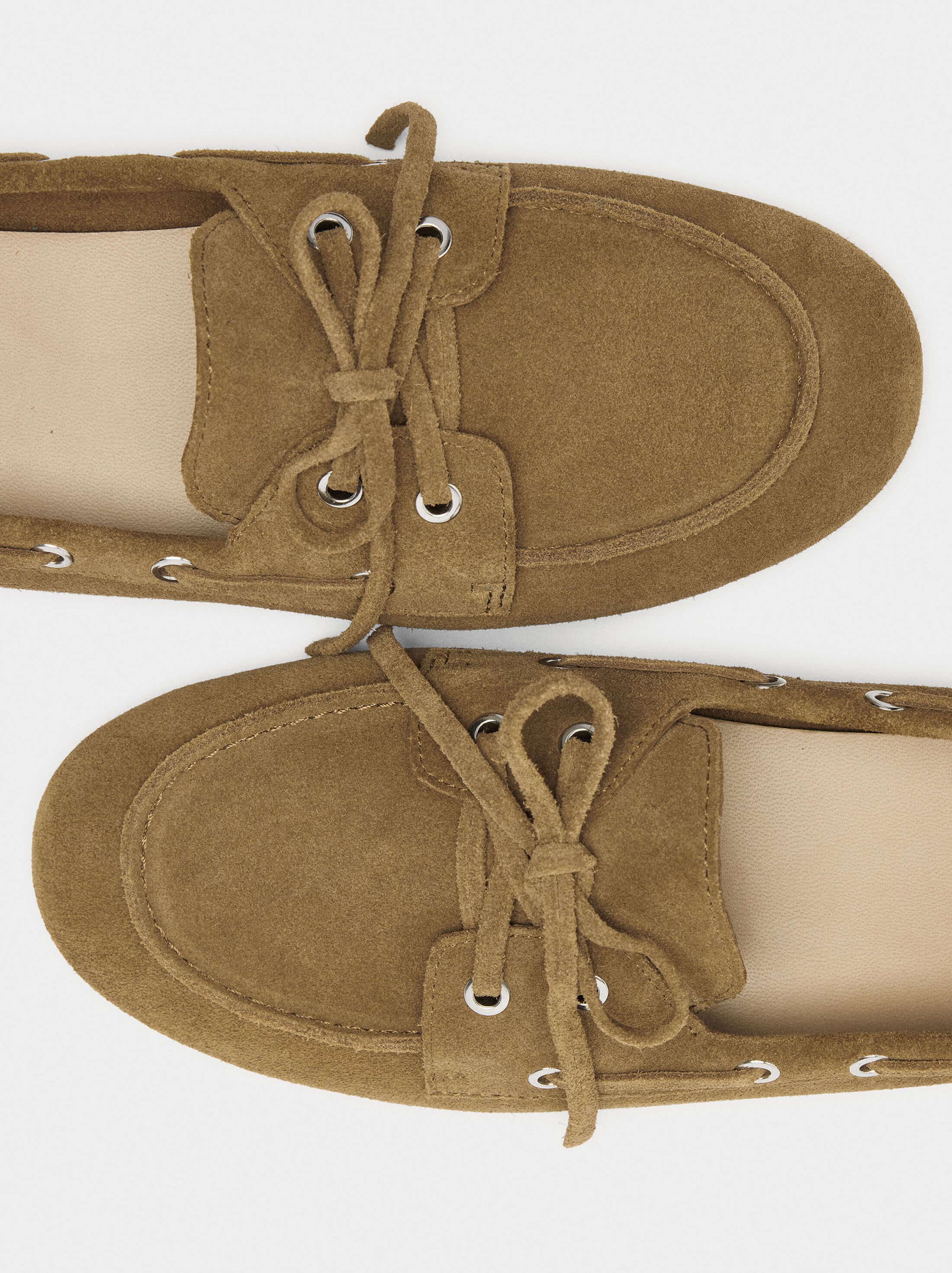 Leather moccasins with laces image number 5.0