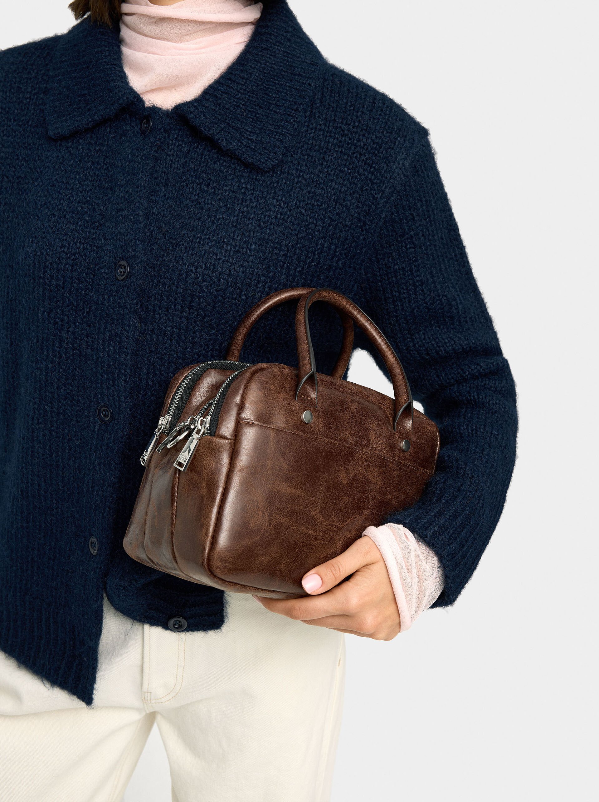 Sac bowling avec effet craquelé image number 1.0