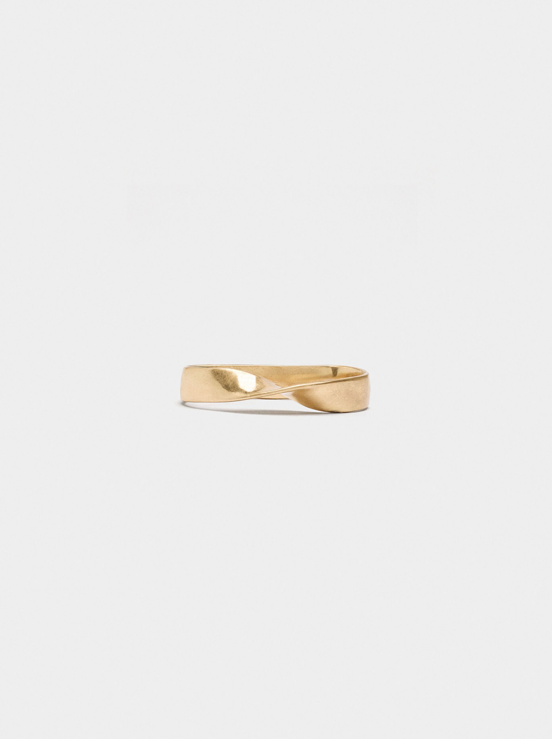 Double ring with twisted effect image number 0.0