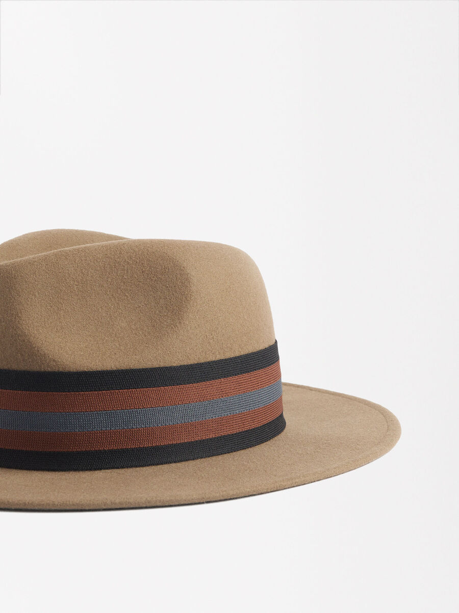 Woollen hat