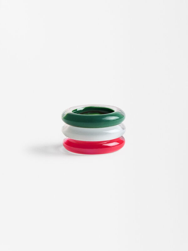 Set of rings with enamel