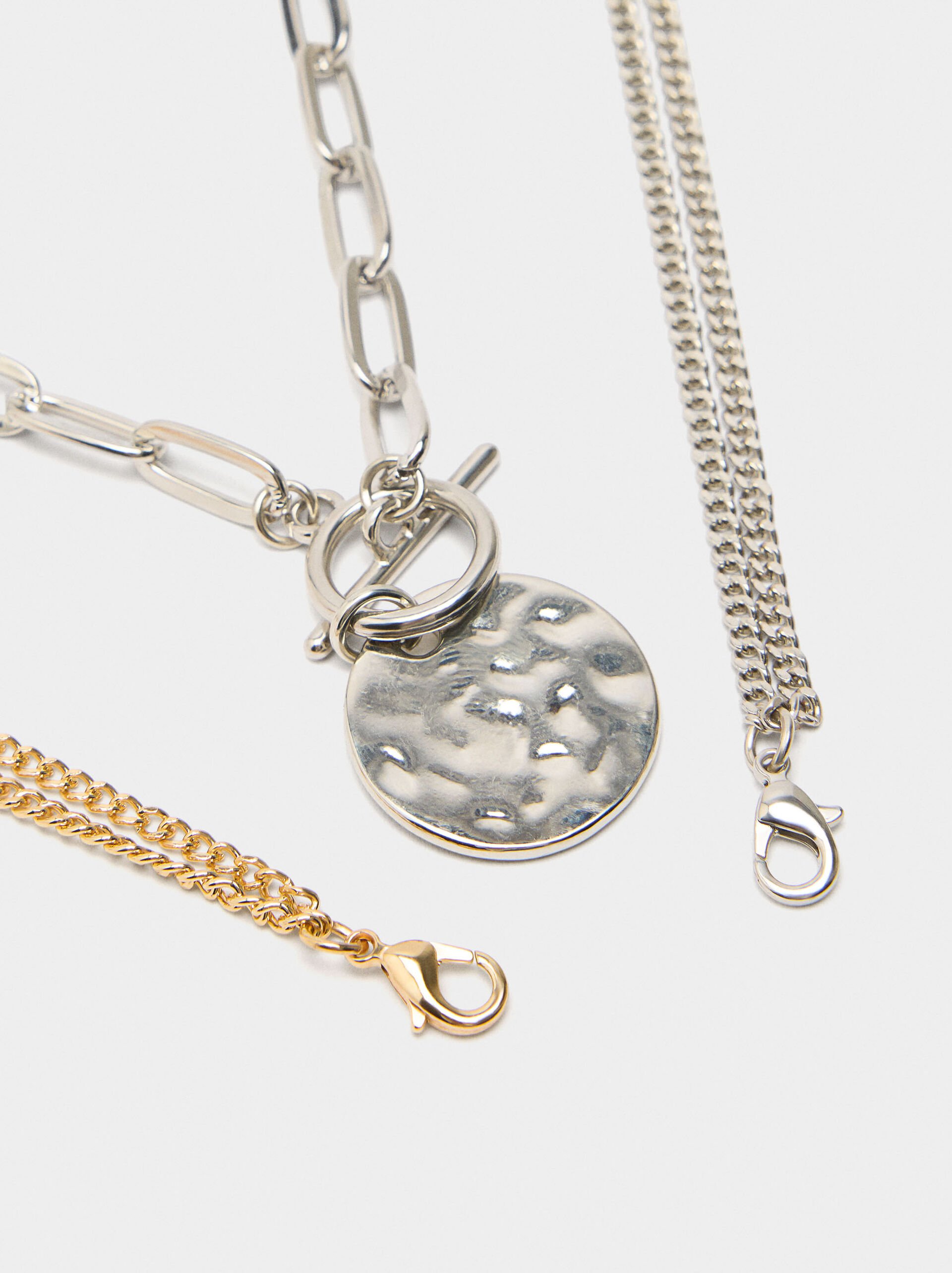 Set of short necklaces image number 1.0