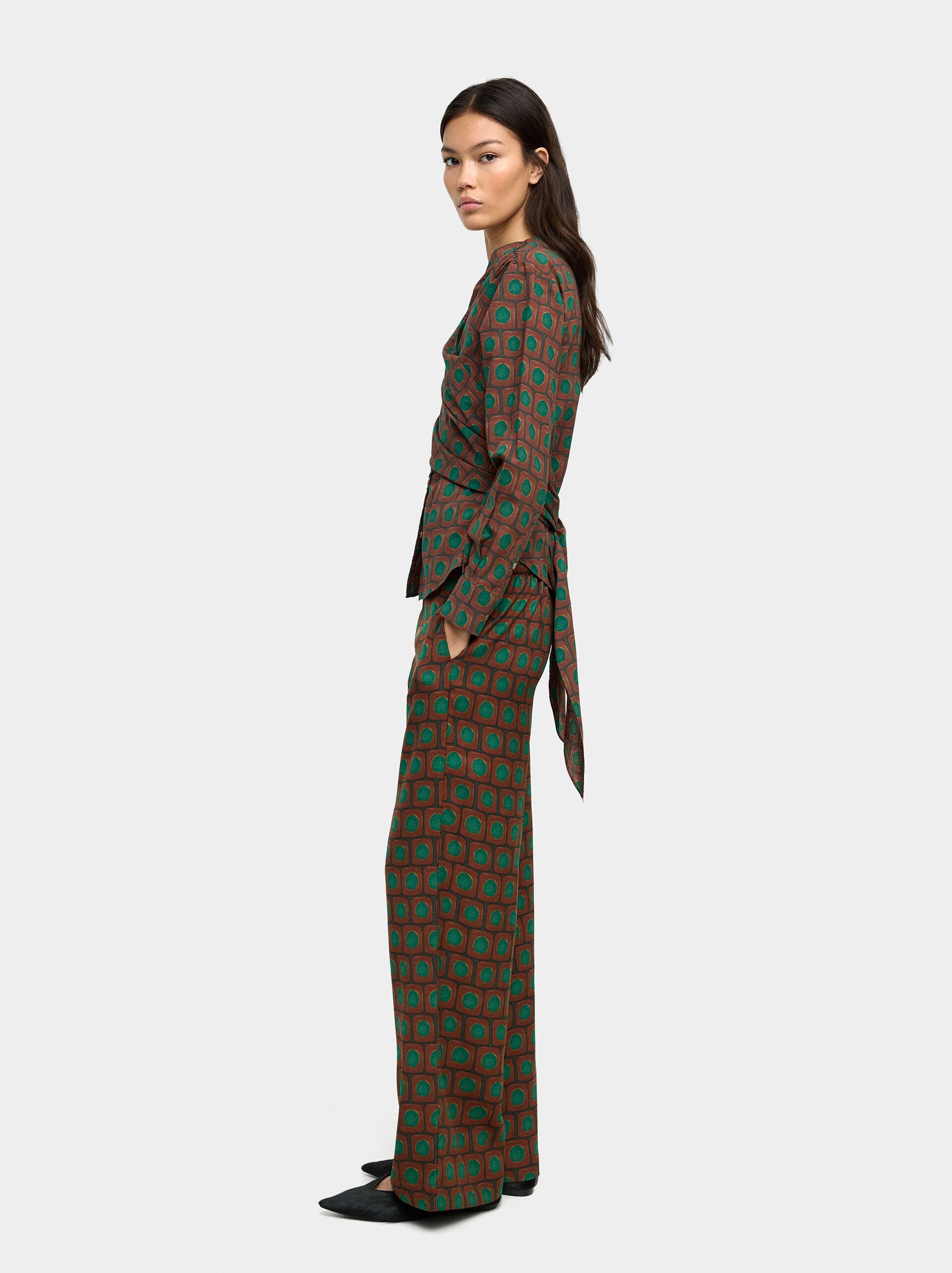 Printed trousers with 100% cotton image number 2.0