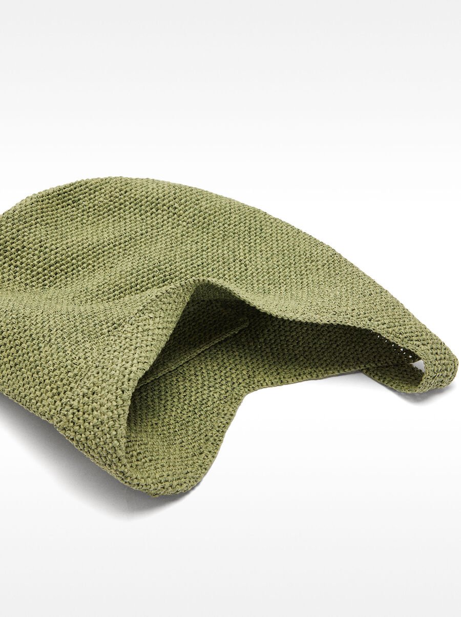 Schultertasche mit Stilelement aus Stroh