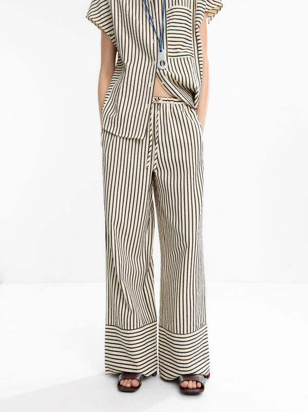 Striped loose-fitting trousers