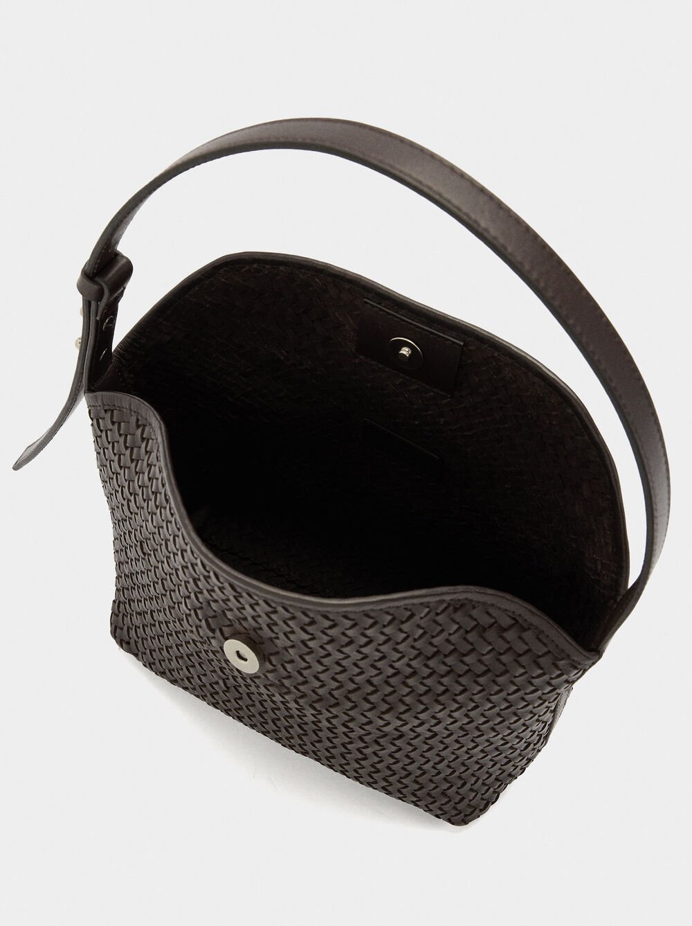 Shoulder bag with braided leather