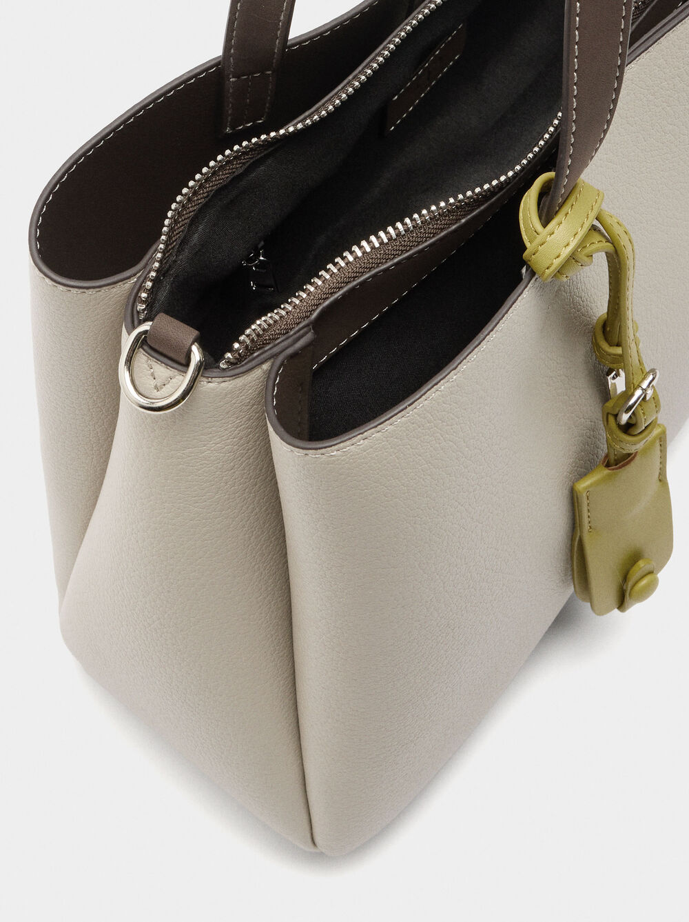 Plain shopper bag with pendant