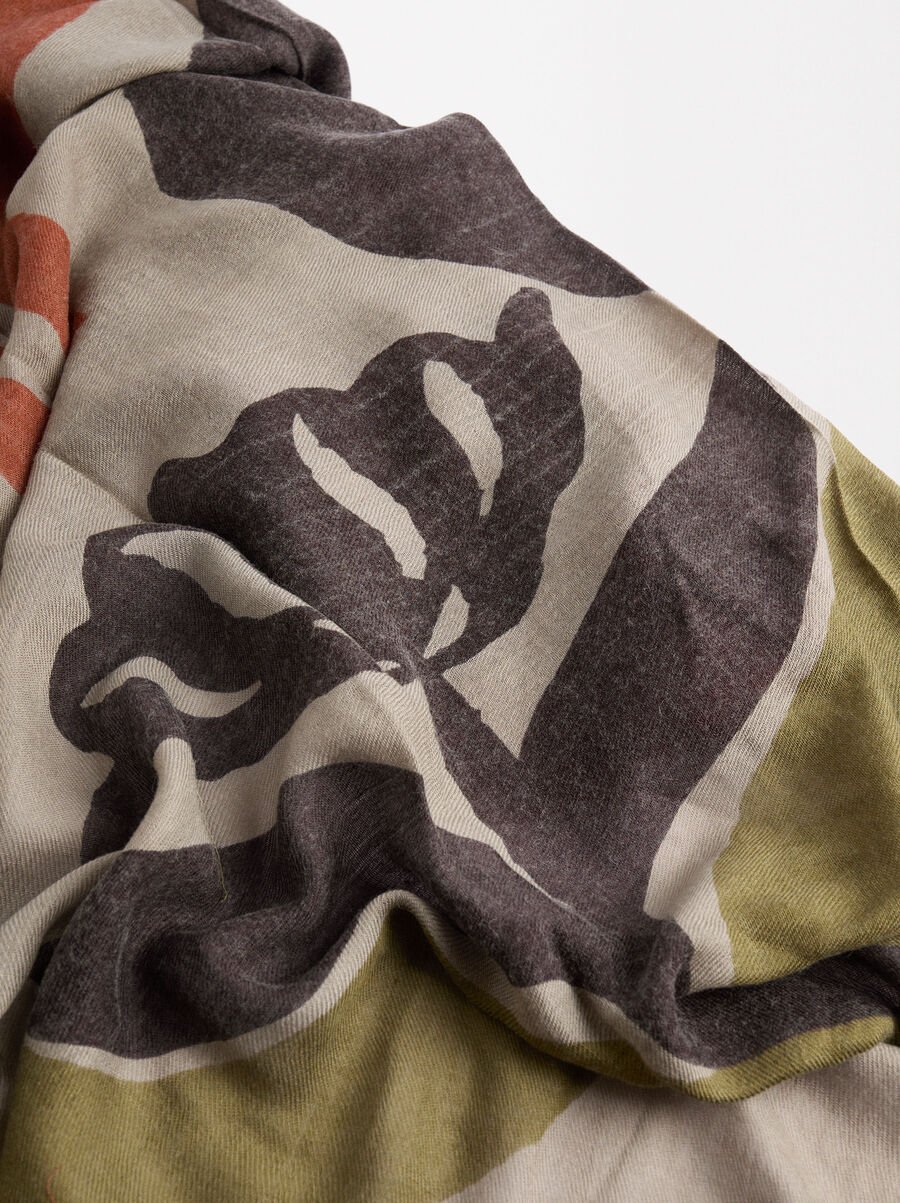 Wool scarf with print