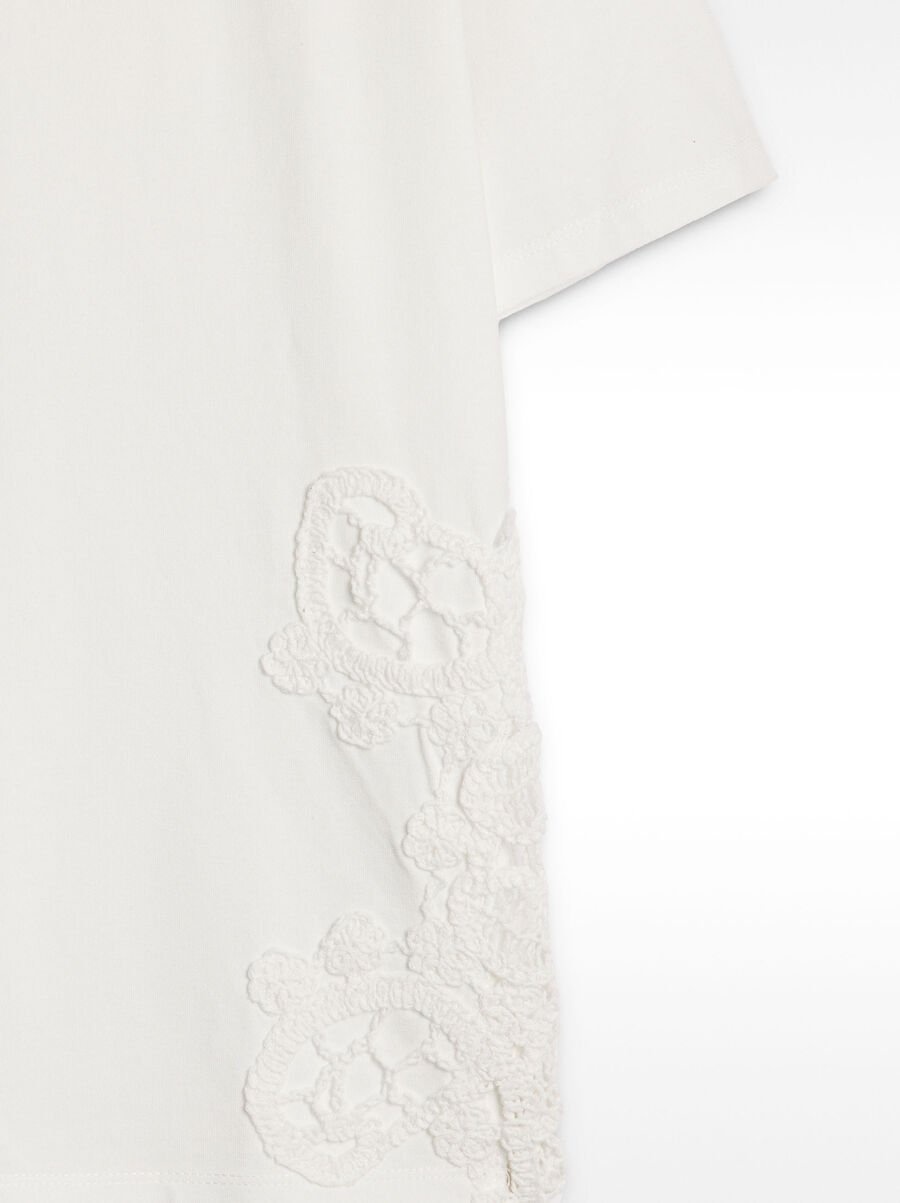 100% cotton embroidered T-shirt
