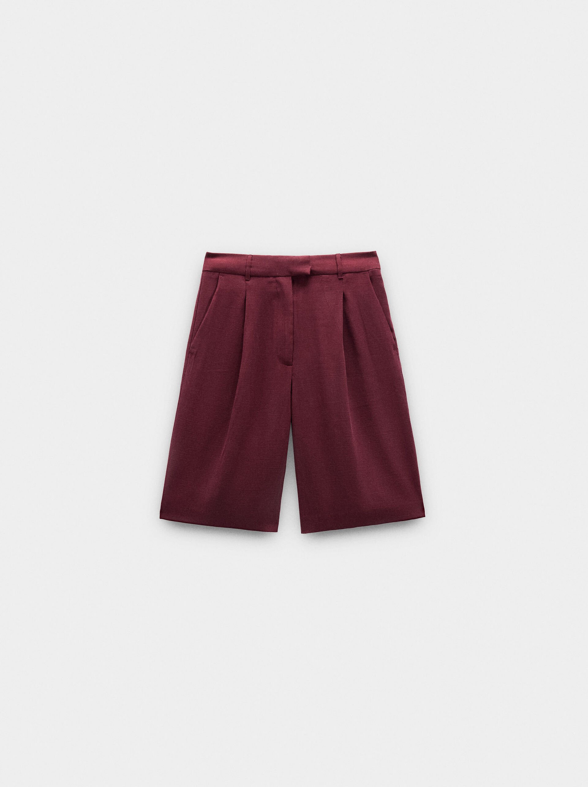Pleated bermudas image number 4.0