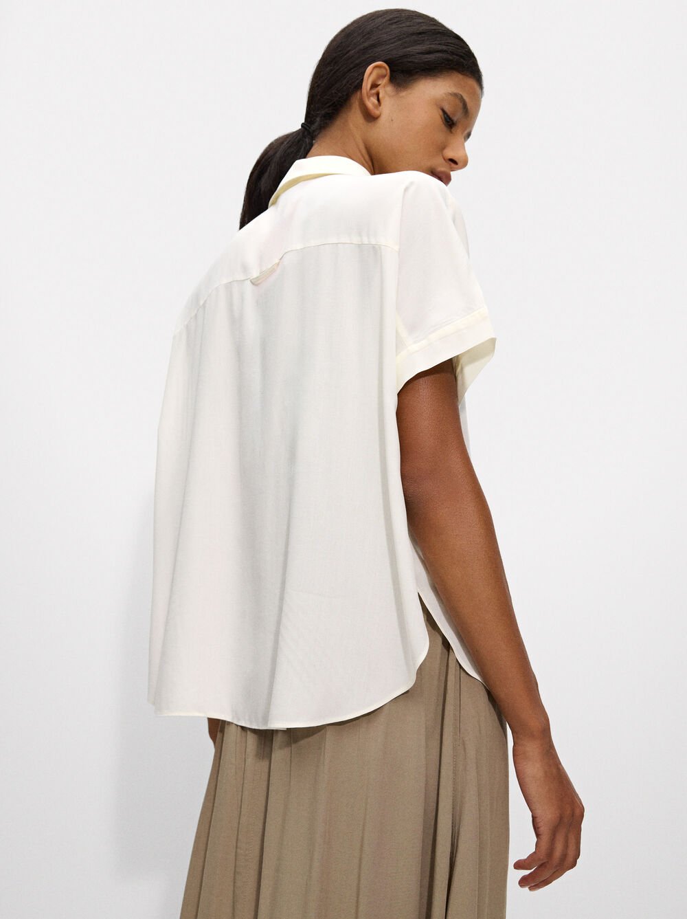 Camisa fluida con botones