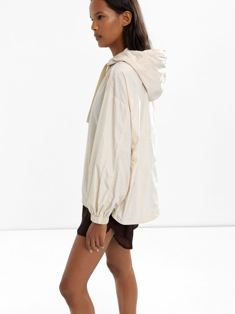 Hooded jacket with side pockets